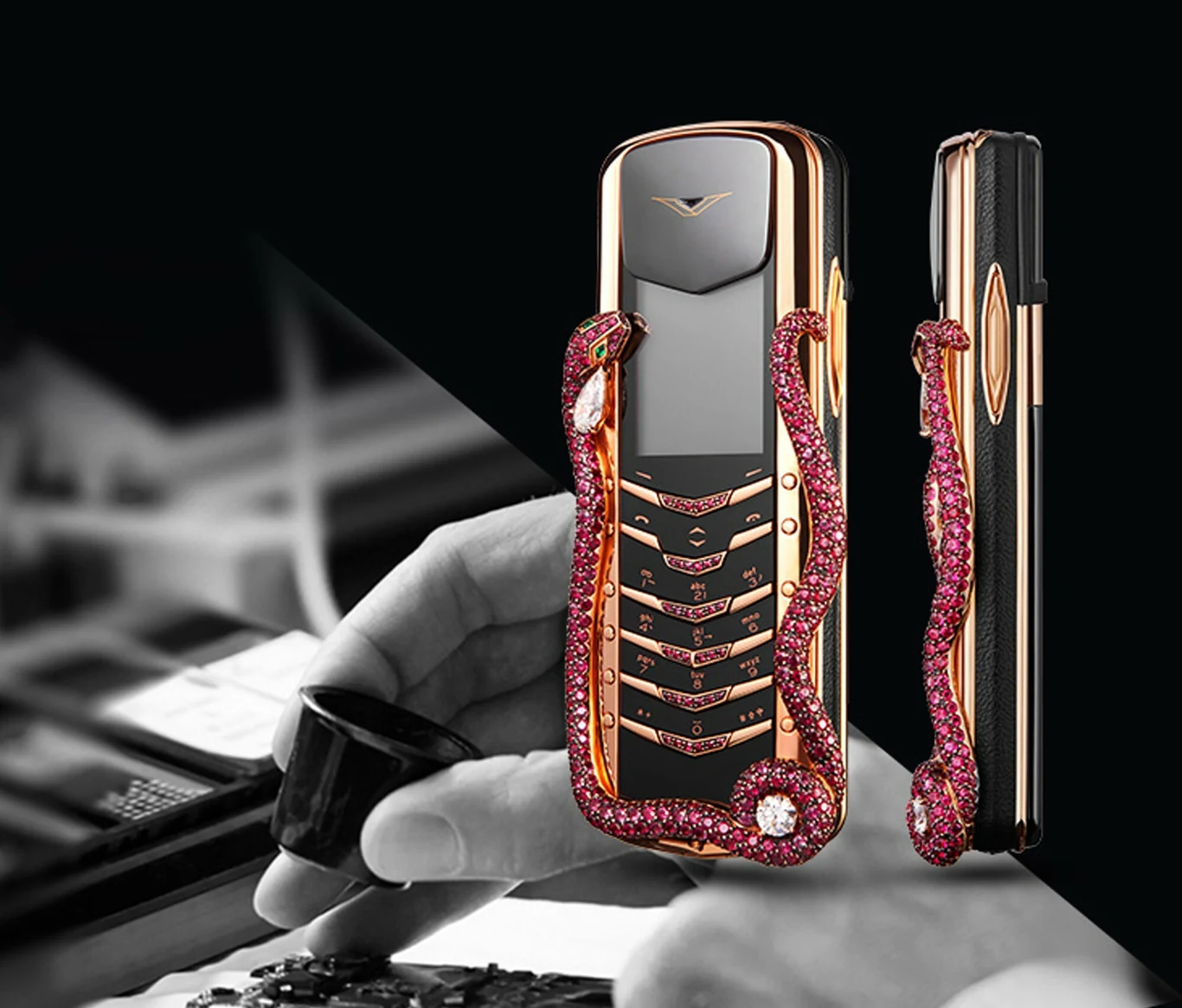 Vertu Signature Cobra. Vertu Signature Cobra.