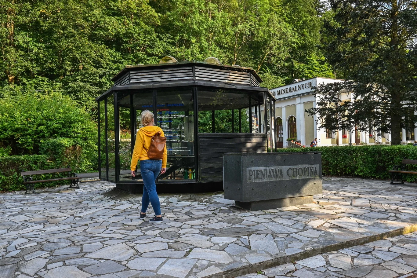 Duszniki-Zdrój to bardziej kameralne uzdrowisko w województwie dolnośląskim, które również ma sporo do zaoferowania.