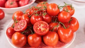 Dzięki temu pomidory będą świeże dwa razy dłużej. Podziękujesz sobie za tę zmianę 
