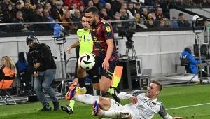 Outsider postawił się potentatowi, nagły zwrot. Zdecydował gol w samej końcówce