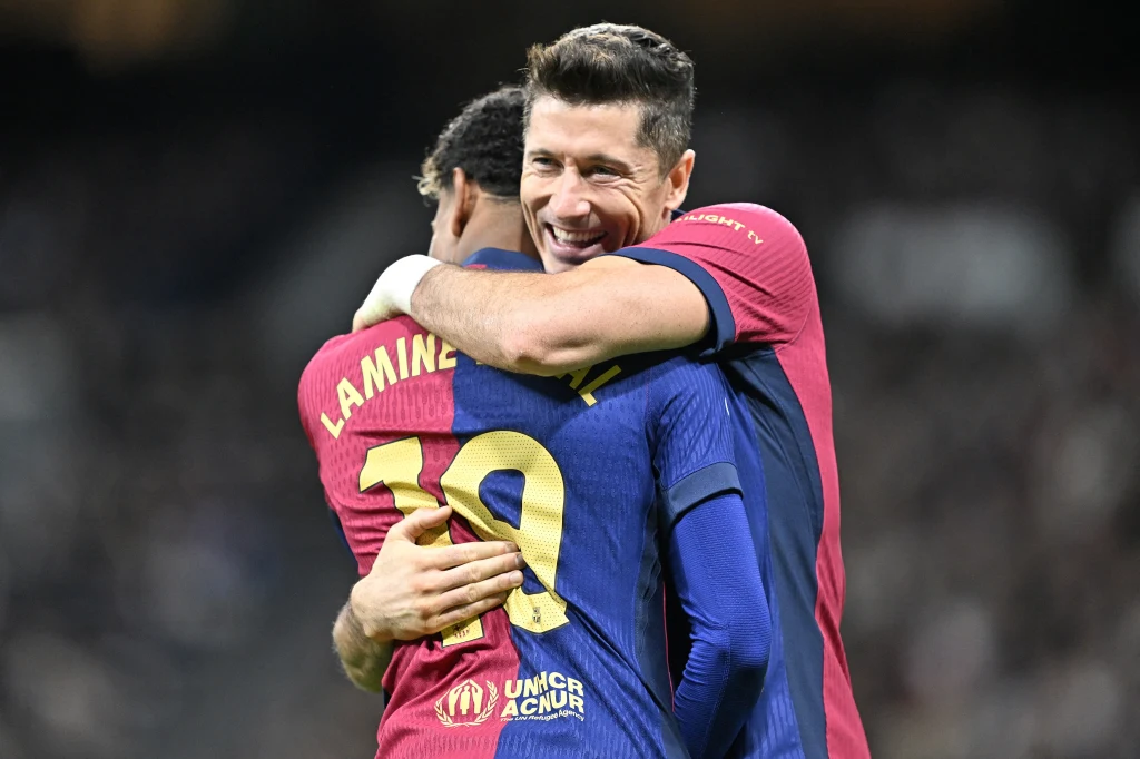 Robert Lewandowski i Lamine Yamal