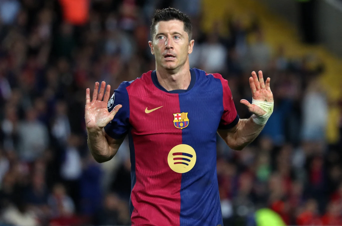 Robert Lewandowski był o kok od powtórzenia wyczynu Jana Urbana. Nie udało się Robert Lewandowski był o kok od powtórzenia wyczynu Jana Urbana. Nie udało się