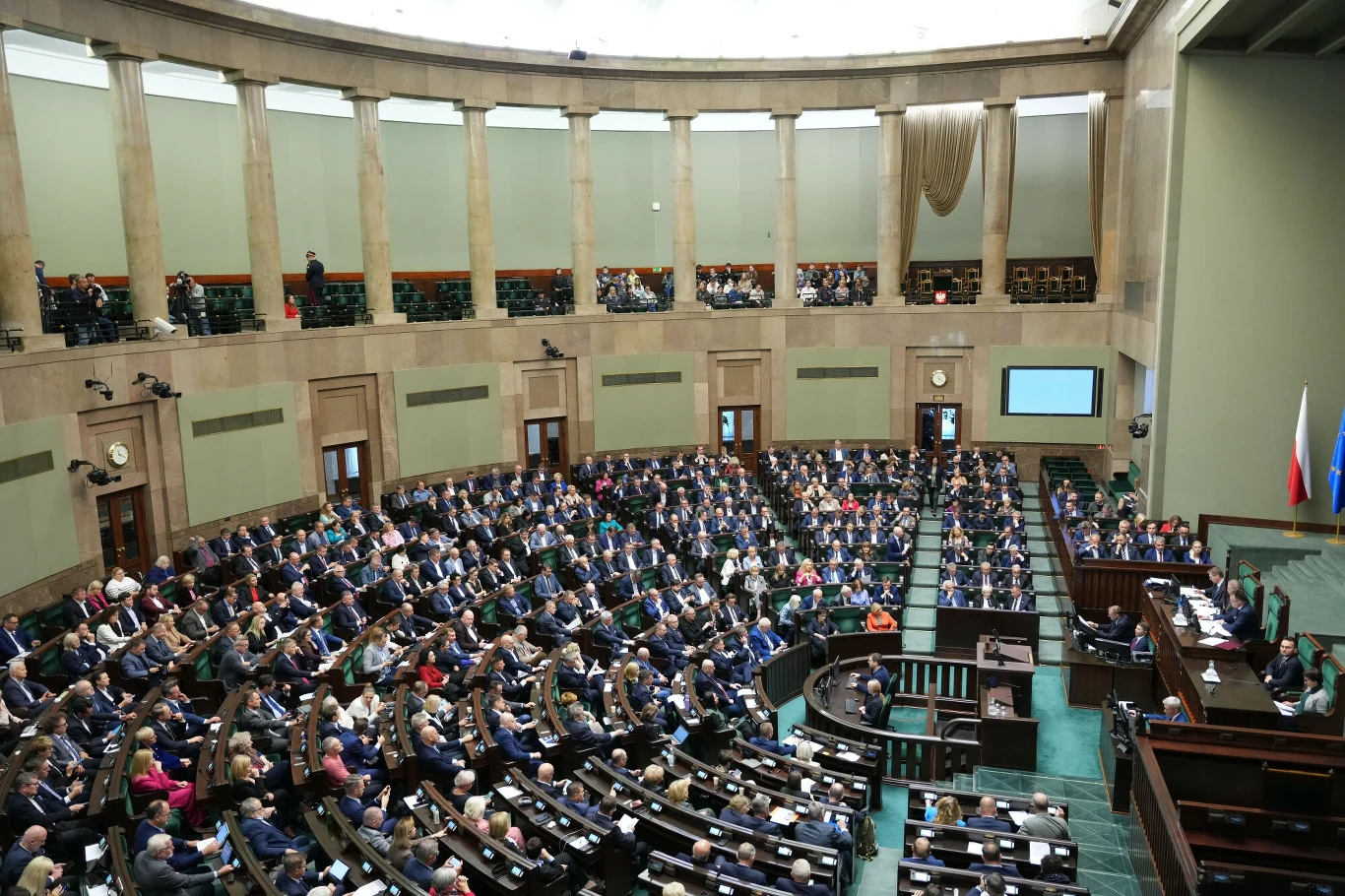 Posłowie pobierają dodatki na mieszkania w Warszawie Posłowie pobierają dodatki na mieszkania w Warszawie