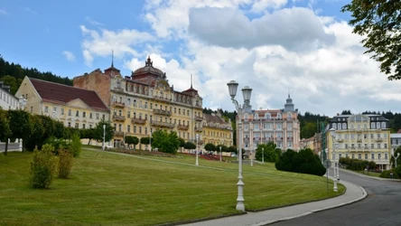 Mariańskie Łaźnie to urokliwe uzdrowisko u naszych południowych sąsiadów. Co wiadomo na temat tej czeskiej miejscowości uzdrowiskowej?
