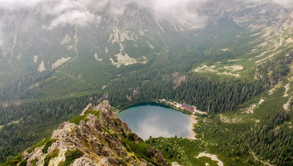 Każdego roku Tatrzański Park Narodowy (TANAP) zamyka część szlaków turystycznych. W sezonie zimowym zwierzęta i przyroda "mają wolne" od turystów