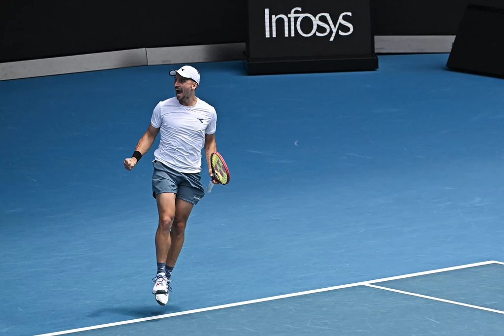Jan Zieliński i grający z nim w duecie Hugo Nys awansowali do drugiej rundy ATP Masters 1000 w Paryżu Jan Zieliński i grający z nim w duecie Hugo Nys awansowali do drugiej rundy ATP Masters 1000 w Paryżu