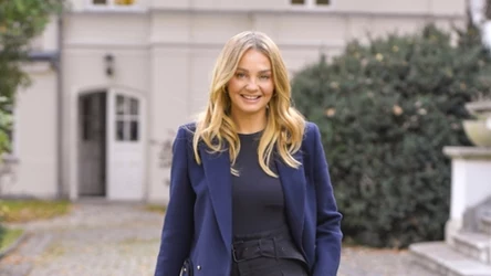 Czarne kozaki już na salonach. Małgorzata Socha pokazuje, z czym je nosić