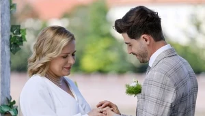 "Pierwsza miłość" w streszczeniach odcinków 3886 - 3890 przyniesie ślub.