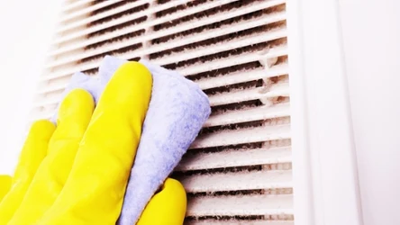 Jak wyczyścić kratki wentylacyjne? Łatwo zrobisz to używając kostki do zmywarki 