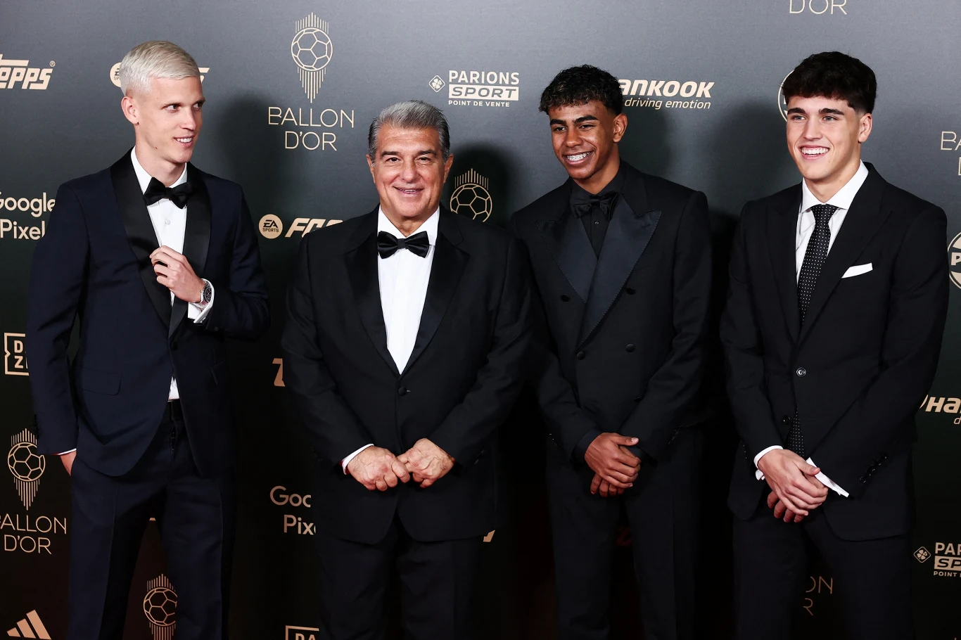Piłkarze Barcelony (Dani Olmo, Lamine Yamal, Pau Cubarsi) i Joan Laporta na gali Złotej Piłki
