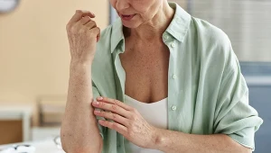 Choruje całe ciało: skóra, jelita i mózg. W autoagresji objawy są mylące, a na liście aż 80 chorób