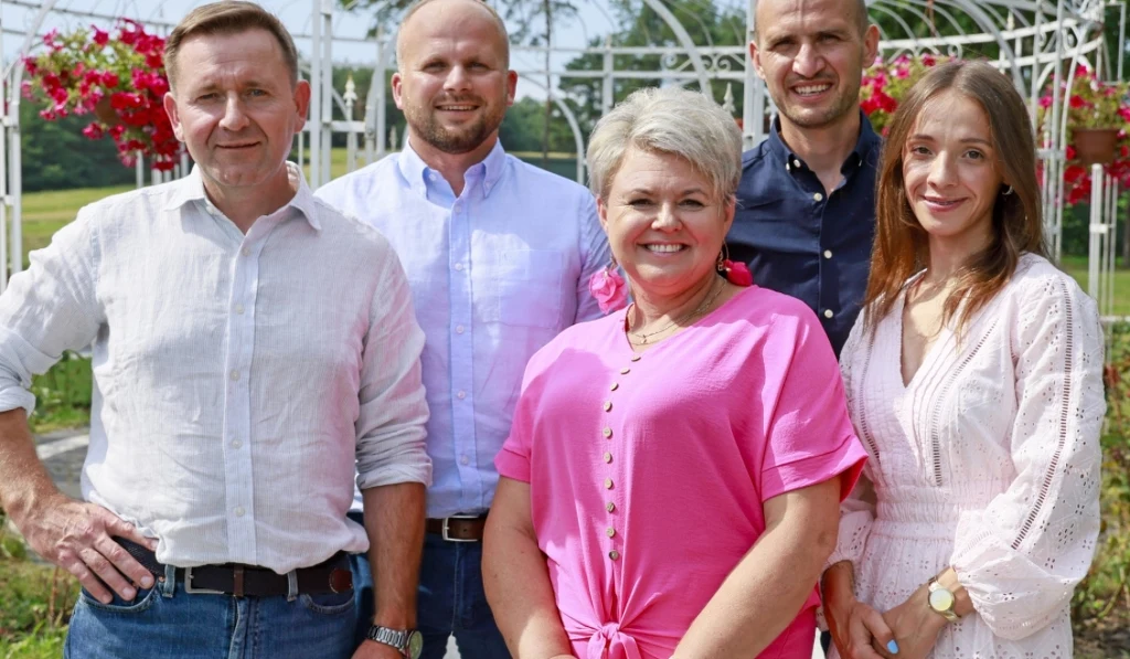 Uczestnicy "Rolnik szuka żony"11