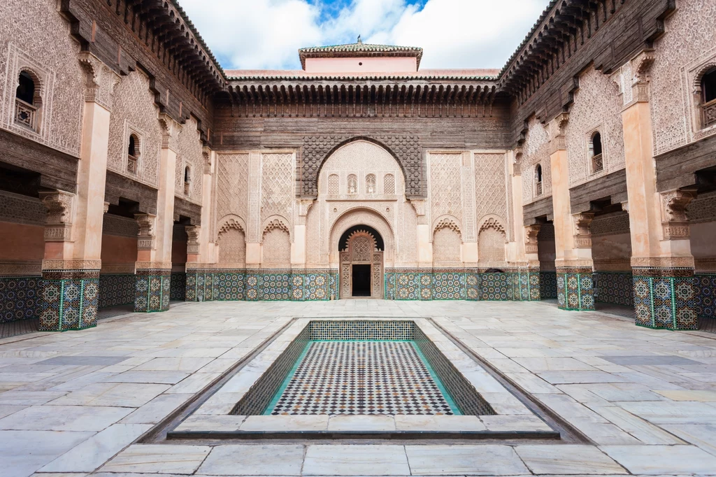 Madrasa Ben Youssef to bez wątpienia jeden z najbardziej imponujących budynków w Marrakeszu 