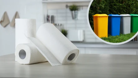 ​Wyrzucasz ręczniki papierowe do kosza? Zostaw je i włóż do szuflady!