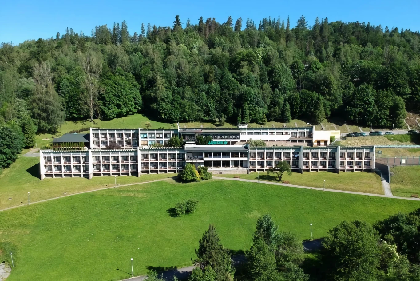 Puławskie Azoty chcą sprzedać dom wczasowy "Jawor" w Ustroniu, w woj. śląskim (fot. Grupa Azoty) Puławskie Azoty chcą sprzedać dom wczasowy "Jawor" w Ustroniu, w woj. śląskim (fot. Grupa Azoty)