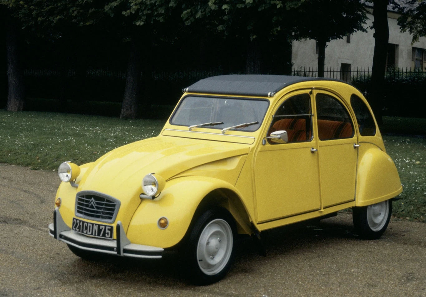 Citroen 2CV zwany popularnie "kaczką"