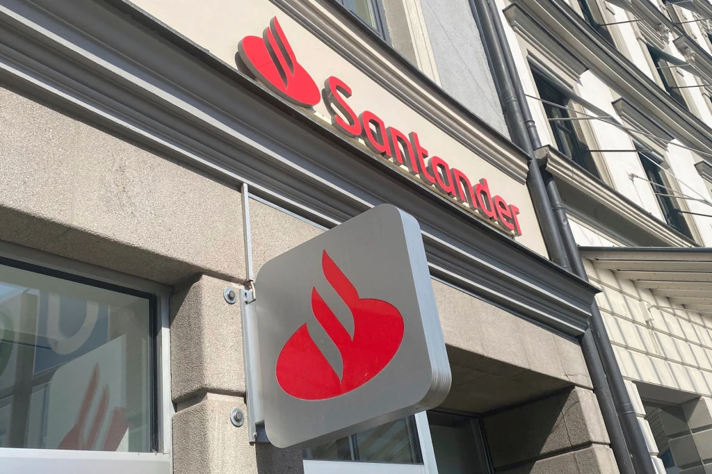 Santander ustanowił rekord. To ponad miliard zł.