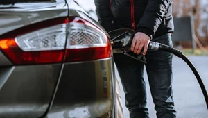 Korzystał z wakacyjnej promocji na stacji paliw. Dostał 3 tys. zł mandatu