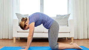 Rozciąganie i wzmacnianie mięśni to działania profilaktyczne. Giętkie ciało to mniejsze ryzyko urazów i szybsza rekonwalescencja 