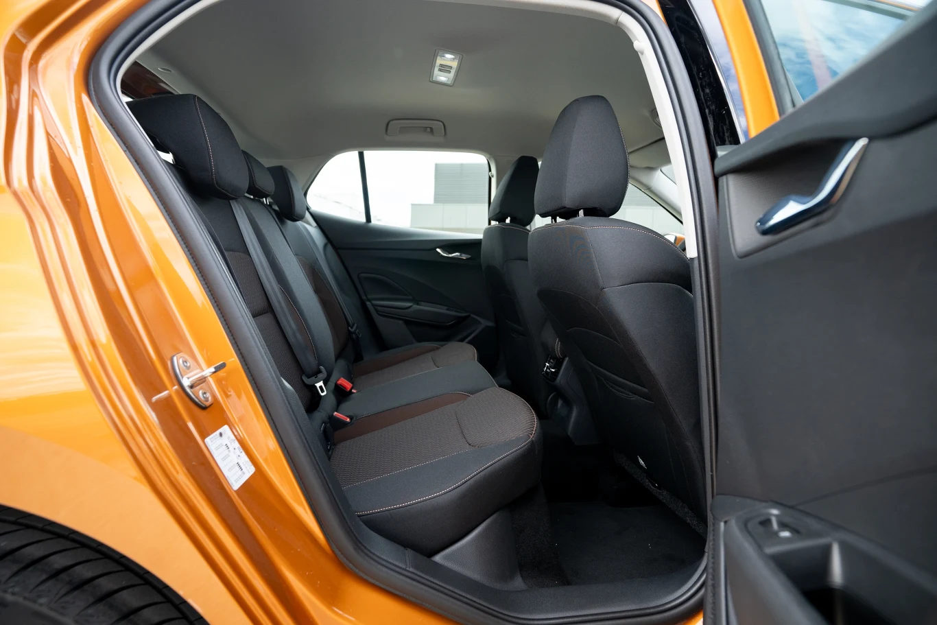 Miejsca na tylnej kanapie nikomu nie powinno brakować