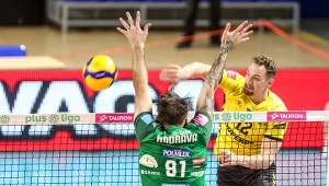 Atakuje Alexander Berger z GKS-u Katowice. Sytuacja jego drużyny w tabeli staje się coraz trudniejsza