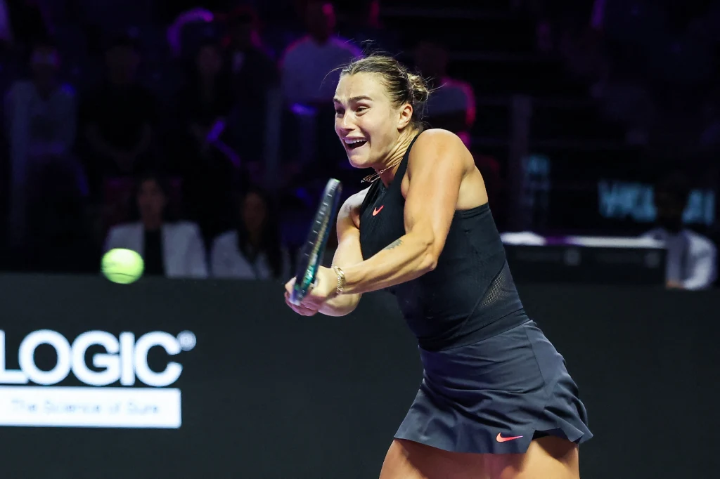 Aryna Sabalenka rywalizowała z Qinwen Zheng w pierwszym meczu WTA Finals 2024 Aryna Sabalenka rywalizowała z Qinwen Zheng w pierwszym meczu WTA Finals 2024