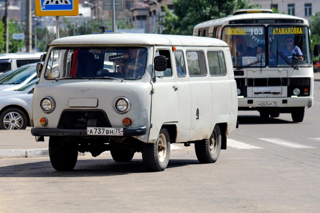 UAZ Buchanka ma wreszcie dostać niepofalowane oblachowanie. Rosjanom zajęło to 59 lat