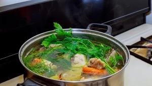 Mój autorski przepis na jesienny rosół. Rozgrzewający, aromatyczny i wzmacniający