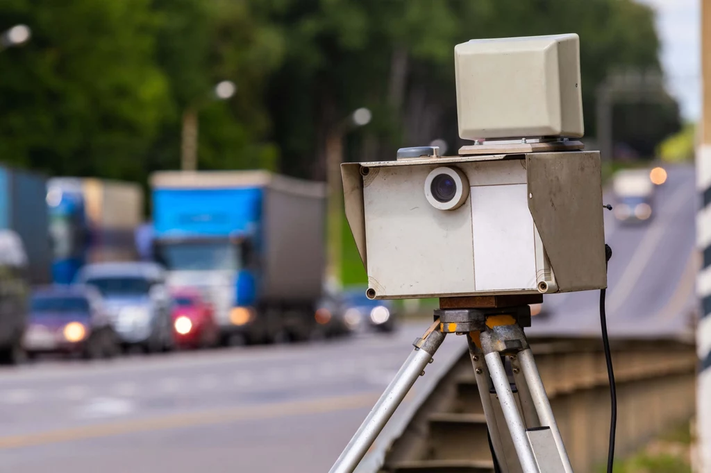 W Niemczech przenośne fotoradary stają również przy autostradach