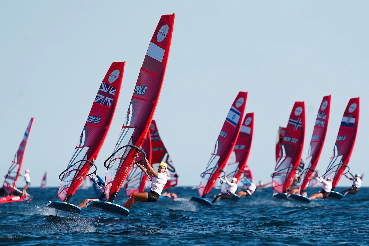 Anastazja Walkiewicz (z polską flagą)