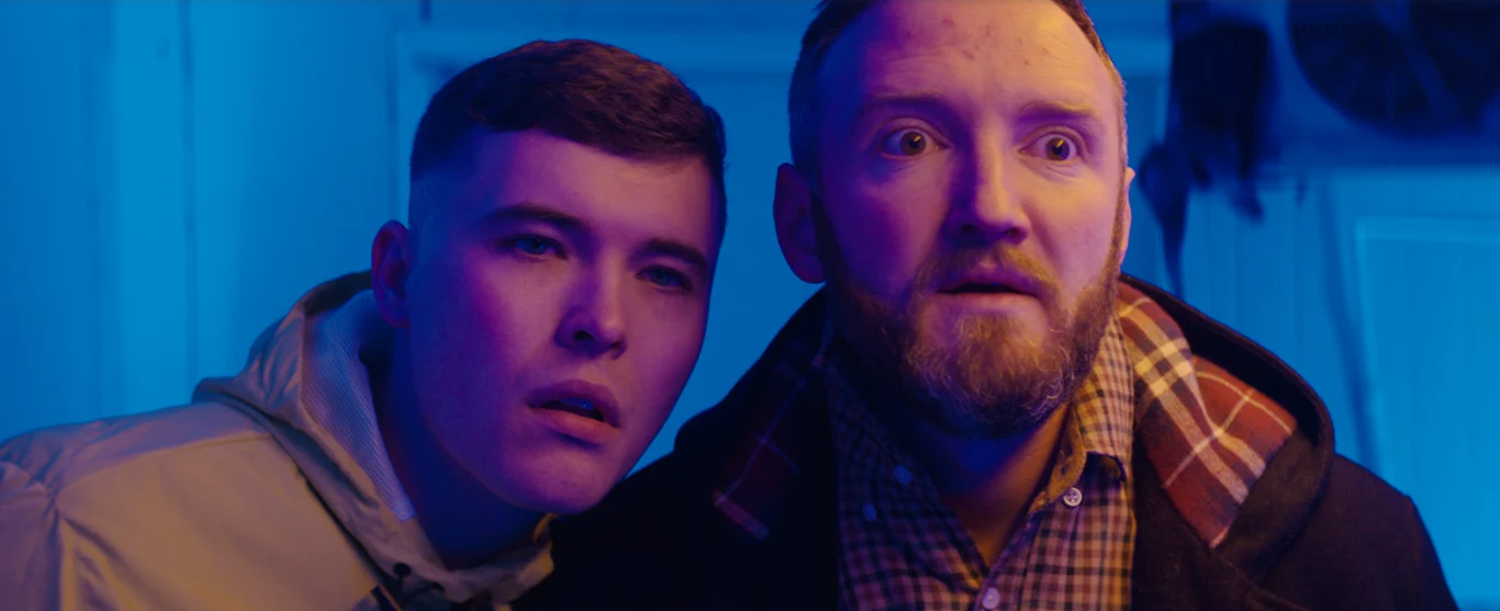 Kadr z filmu "Kneecap. Hip-hopowa rewolucja"