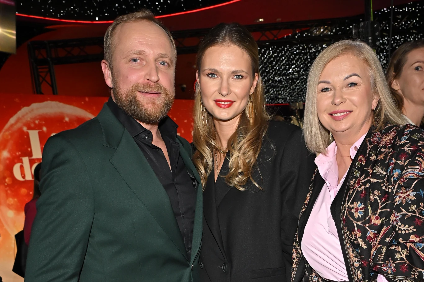 Piotr Adamczyk z rodziną na premierze "Listów do M" Piotr Adamczyk z rodziną na premierze "Listów do M"