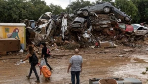 Zniszczenia po powodzi w Alfafar w regionie Walencja. Premier kraju ogłosił we wtorek plan odbudowy po jednej najgorszych od dekad katastrof naturalnych w tym kraju