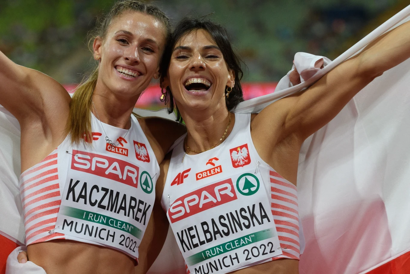 Natalia Bukowiecka (dawniej Kaczmarek) i Anna Kiełbasińska Natalia Bukowiecka (dawniej Kaczmarek) i Anna Kiełbasińska