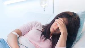 Co roku w Polsce ok. 40 tys. kobiet roni swoje dziecko. Fundacja Ronić po Ludzku oddaje im głos - mogą ocenić jakość opieki podczas pobytu w szpitalu