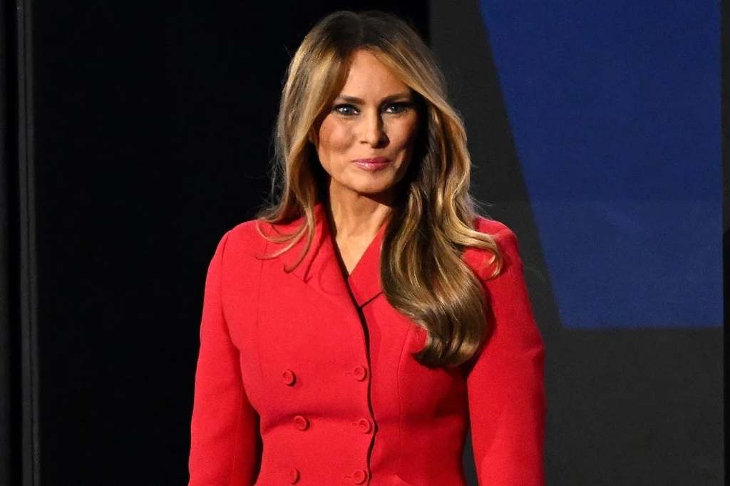 Klasyczna stylizacja skradła wzrok. Melania Trump zadała szyku