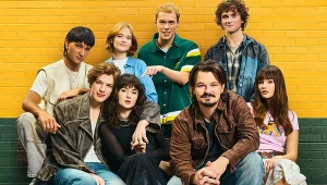 Główni bohaterowie "Piep*zyć Mickiewicza 2" na plakacie filmu