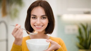 Wieczorem zmieszaj 2 składniki, rano zjedz najzdrowsze śniadanie świata 