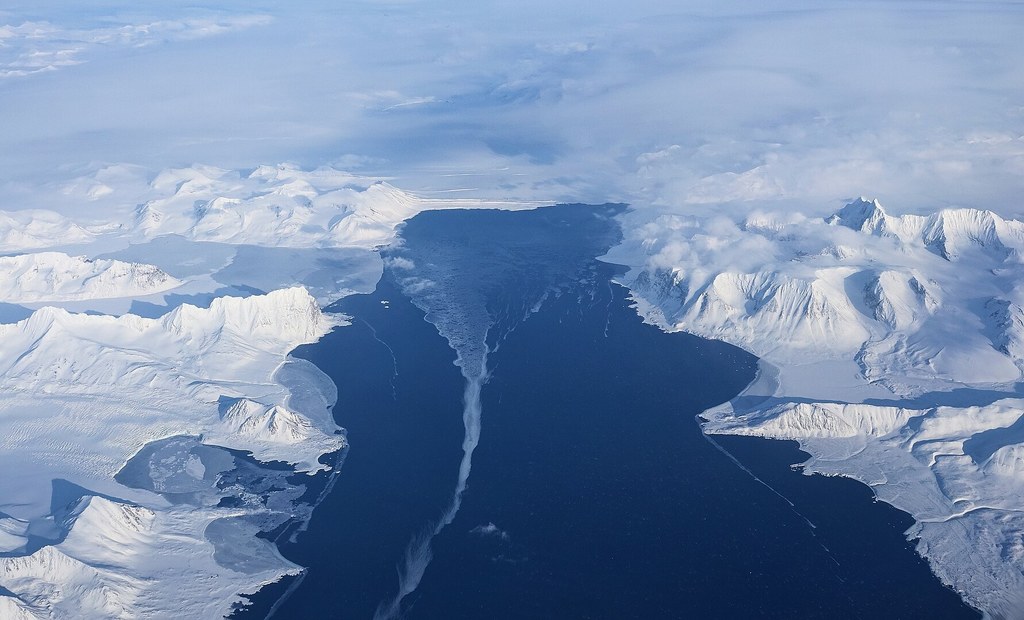 W południowej części Spitsbergenu, będącego największą wyspą archipelagu Svalbard, leży Polska Stacja Polarna Hornsund im. Stanisława Siedleckiego.