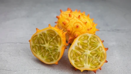 Kiwano to afrykański owoc, wspomagający proces odchudzania. 