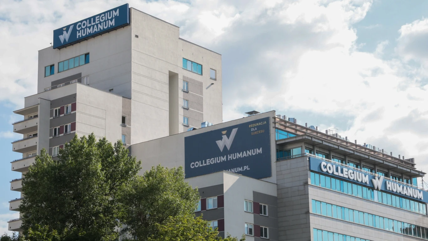 Dawna siedziba Collegium Humanum to obecnie Uczelnia Biznesu i Nauk Stosowanych "Varsovia" Dawna siedziba Collegium Humanum to obecnie Uczelnia Biznesu i Nauk Stosowanych "Varsovia"