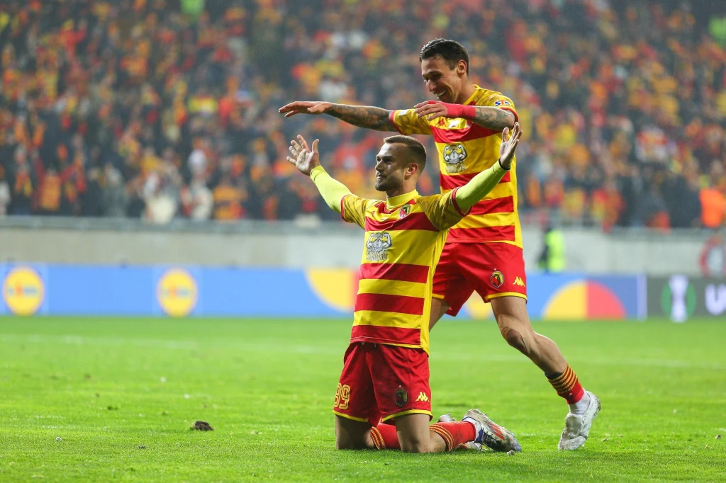 Kristoffer Hansen (w parterze) po przerwie wpisał się na listę strzelców dwukrotnie Kristoffer Hansen (w parterze) po przerwie wpisał się na listę strzelców dwukrotnie