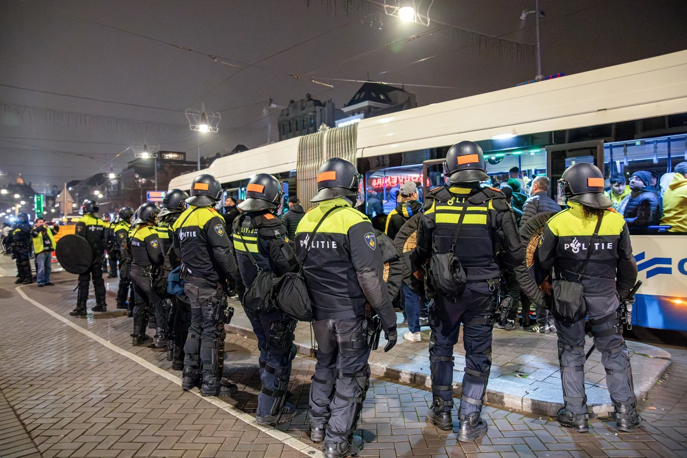 To była niespokojna noc w Amsterdamie, która poruszła społecznością Holandii i Izraela