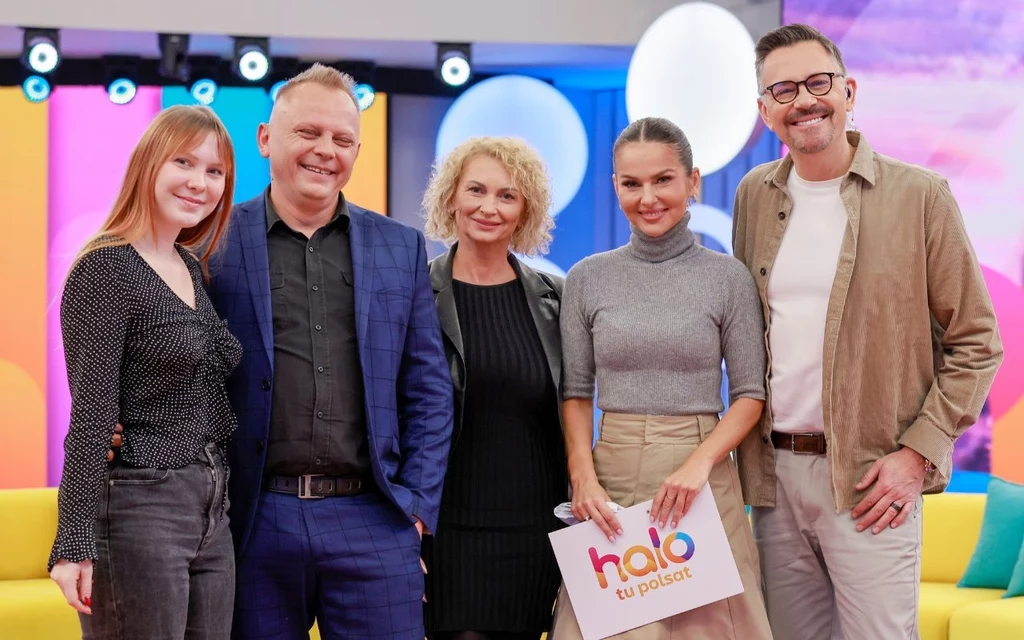 Goście i prowadzący w "halo tu polsat"