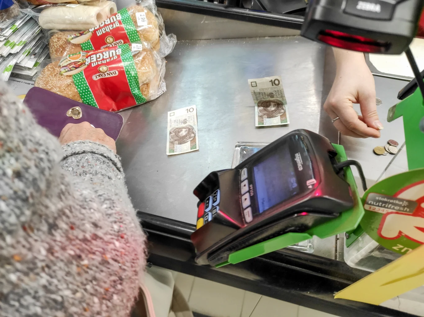 Była kasjerką przez 32 lata. Taką ZUS dał jej emeryturę. Była kasjerką przez 32 lata. Taką ZUS dał jej emeryturę.