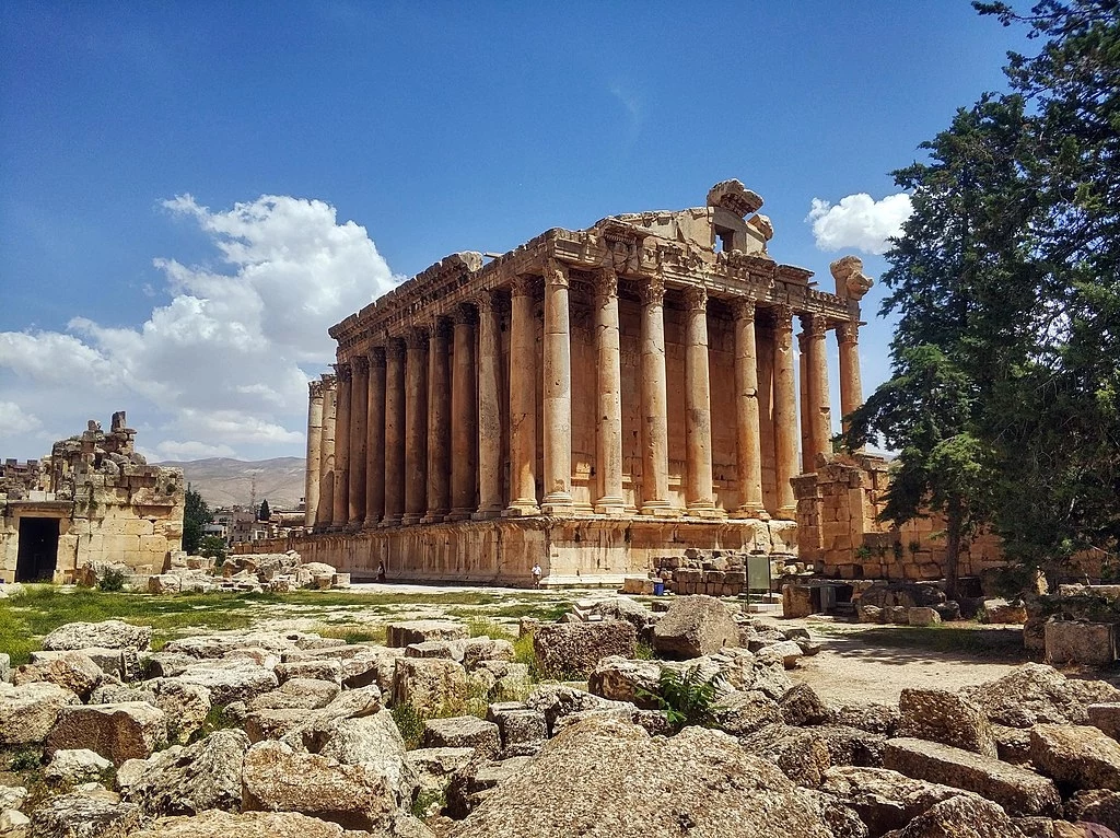 Jedna z zagrożonych świątyń w Baalbek - bardzo dobrze zachowana świątynia Bachusa