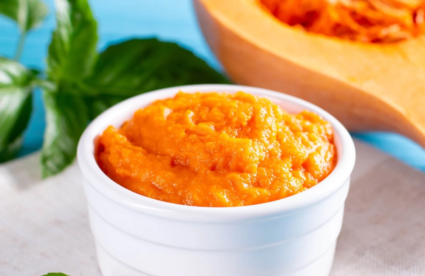 Proste puree dyniowe jest idealną bazą dla wielu jesiennych przepisów Proste puree dyniowe jest idealną bazą dla wielu jesiennych przepisów