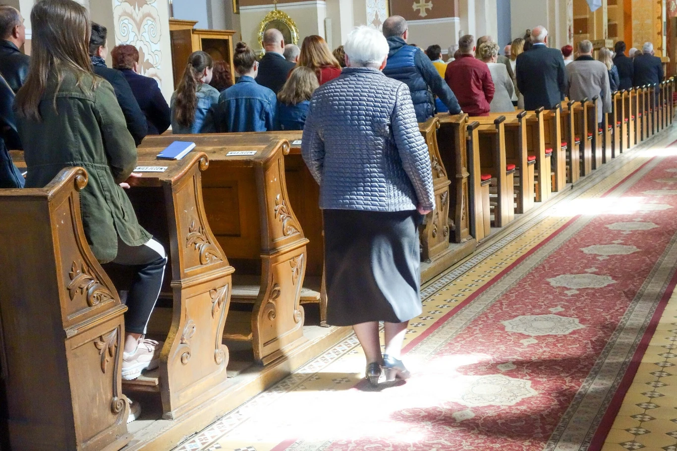 Wierni podczas mszy świętej, zdj. ilustracyjne Wierni podczas mszy świętej, zdj. ilustracyjne