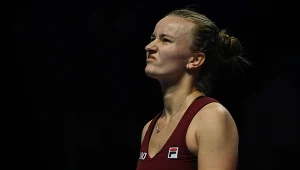 Barbora Krejcikova rywalizowała z Qinwen Zheng o awans do finału WTA Finals