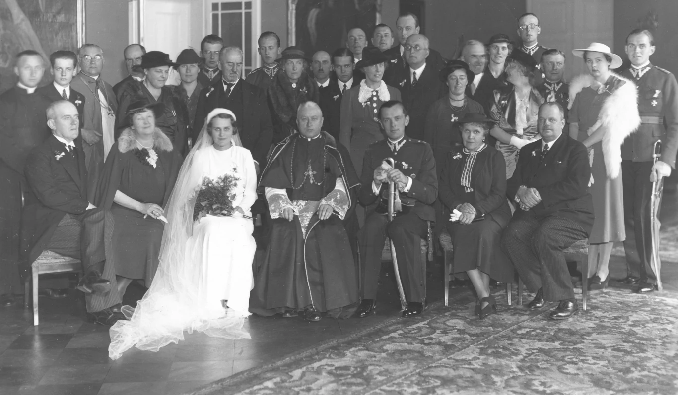 Ślub Gustawa Potworowskiego z Anną Szuyską w 1937 roku Ślub Gustawa Potworowskiego z Anną Szuyską w 1937 roku